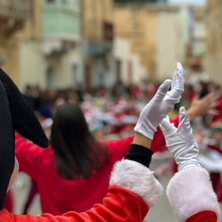San Niklaw Se Jgħaddi Minn Hawn